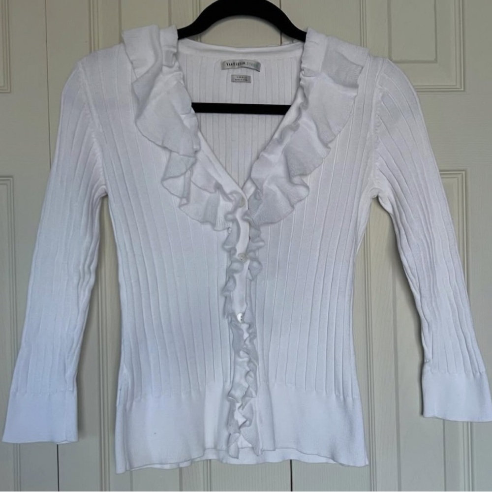 Van Heusen White Ruffle-Trim Ribbed V-Neck Top
